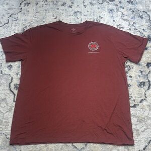 Under Armour Mens 2XL Compass Logo Graphic T-Shirt Maroon Loose Fit Cotton Blend